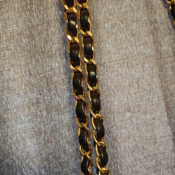 Chanel Black Quilted Dome Bag - Picture 3 of 16